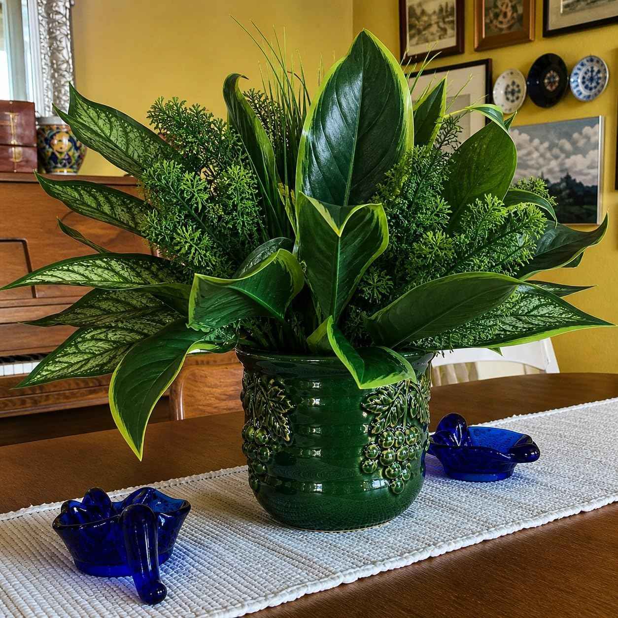 18 Bundles Artificial Greenery Plants, Outdoor Faux Bushes, UV Resistant Fake Plastic Leaves with Stems, Large Bunches for Patio, Garden & Yard Decor, Artificial Shrubs for Home, Outdoor Decoration