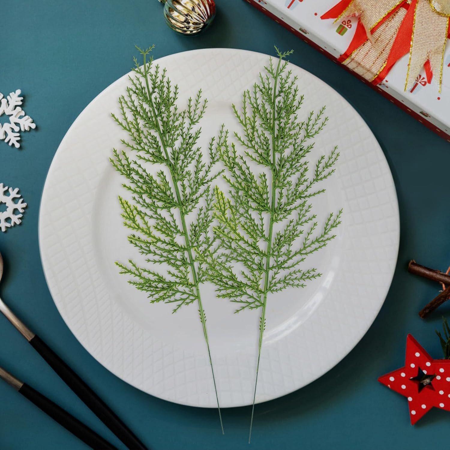 Hananona 40 Pcs Artificial Cedar Picks Faux Cedar Branches Fake Cypress Stems Plastic Pine Greenery Christmas Picks and Sprays DIY Accessories for Crafts Wreath Holiday Home Decor (40, Green)
