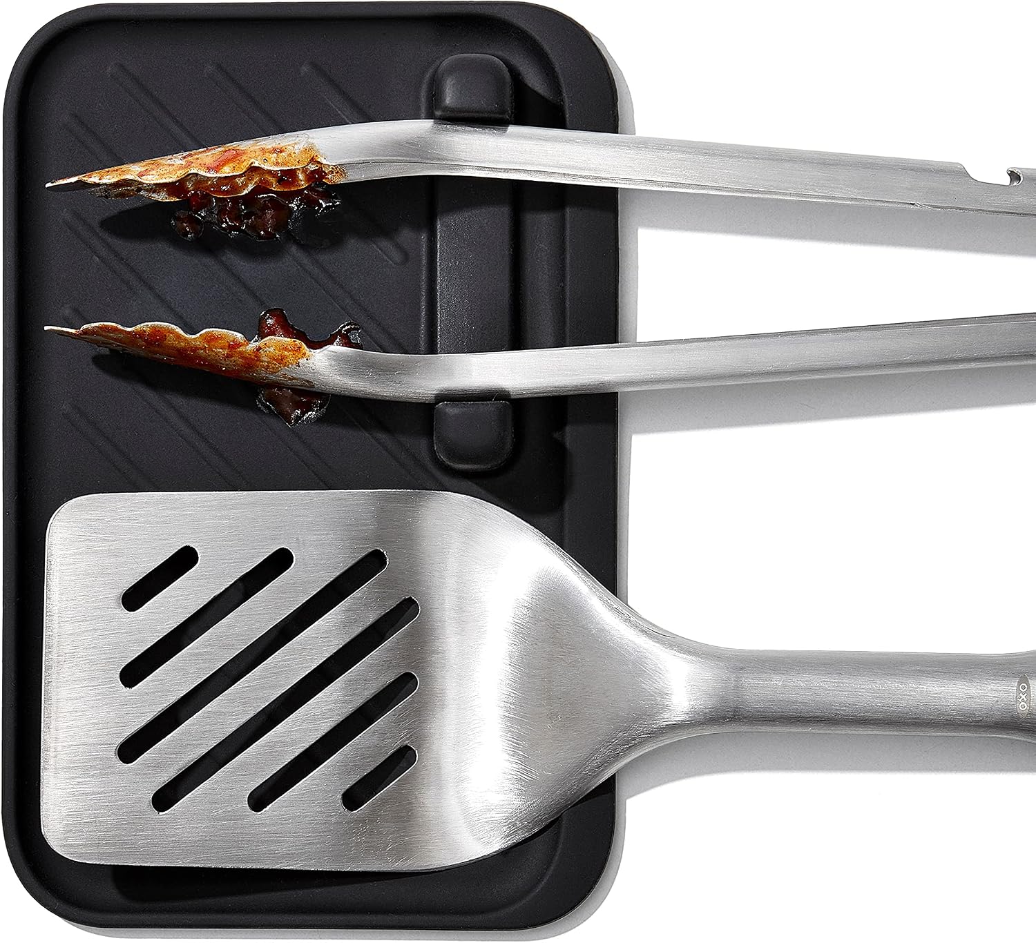 OXO Outdoor 3 Piece Grilling Tool Set | Set Includes Stainless Steel Turner, Scalloped Tongs and Tool Rest, Ideal for Grilling and BBQ