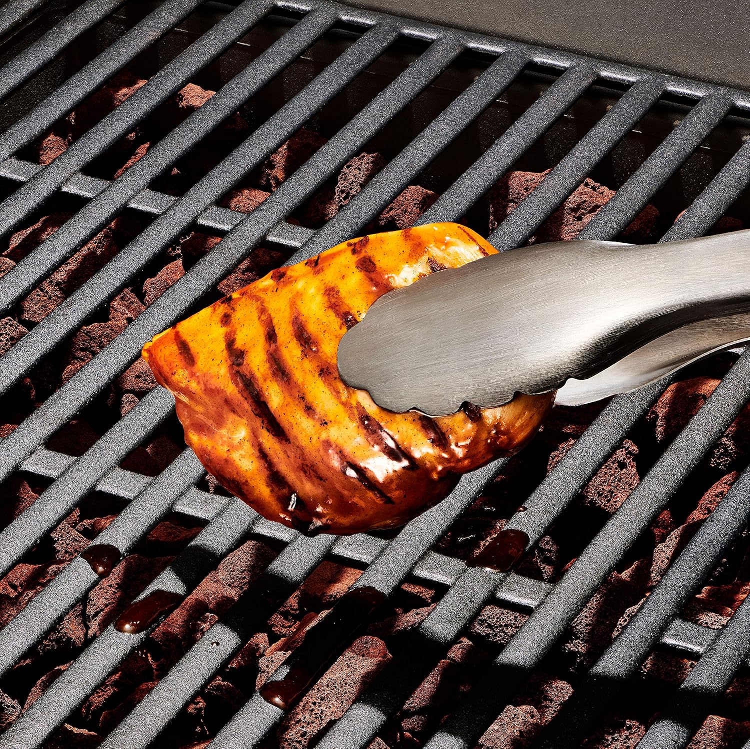 OXO Outdoor Grilling Turner and Tongs Set | Grilling Spatula and Tongs, Beveled Head Slides Under Food, Non-Slip Grip, Hanging Ring, Ideal for Grilling & BBQ